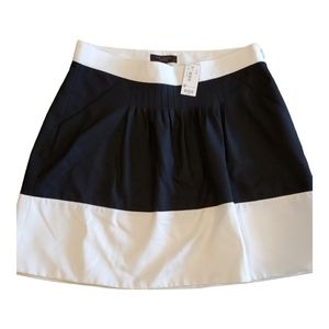 Limited black and white skirt size 4‎ NWT